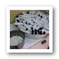 Fotografia de bisnagas para acondicionamento de medicamentos semilíquidos ou pastosos