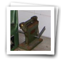 Máquina de selar bisnagas